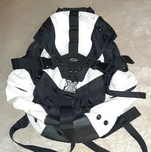 COPY - Oakley Icon Backpack, white and black